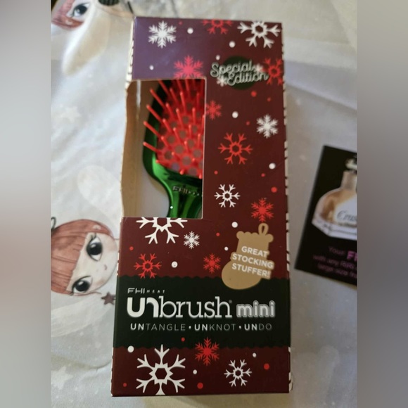 MCM, Tarte, Clarins, Clinique BUNDLE Skincare Set - Picture 3 of 5